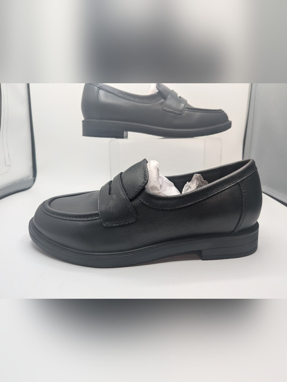 Reese Low Heel Classic Loafer - NWB Size 8 - Picture 9 of 16